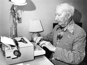 Stuart Richardson, the Bard of T.M.R., sits at his typewriter on May 22, 1986. This photo was published May 29, 1986 with a profile.