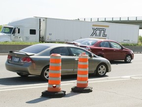 Motorists should take note of paving work on Highway 40 just east of the Île-aux-Tourtes Bridge.