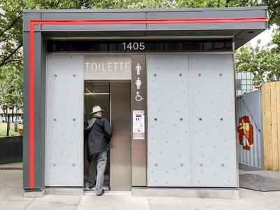 https://smartcdn.gprod.postmedia.digital/montrealgazette/wp-content/uploads/2019/06/0615-city-public-toilets-2.jpg?quality=90&strip=all&w=400&sig=vdc3w_GVxUwk_tj1jCuvwA