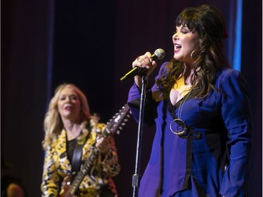 MONTREAL, QUE.: JULY 16, 2019 --  Ann Wilson, right, and her sister Nancy of the band Heart perform at the Bell Centre in Montreal on Tuesday July 16, 2019. (Pierre Obendrauf / MONTREAL GAZETTE) ORG XMIT: 62842 - 2460