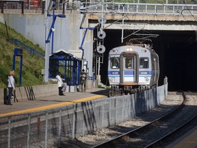 The Caisse de dépôt et placement du Québec, which will manage the future Réseau Express Métropolitain, introduced rebates to make up for the inconvenience associated with the closing of the Mount-Royal tunnel.