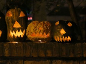 It's doubtful many pumpkins will be glowing outdoors on Halloween night in the Montreal region, given the rainy weather forecast that has prompted the city and other municipalities to urge trick-or-treaters to hold off until Friday night.