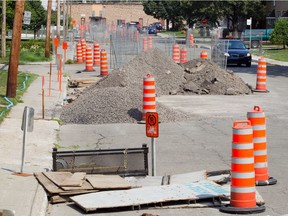 High concentrations of lead have been detected in the connecting pipes of some residences linked to the water distribution system of their municipalities.