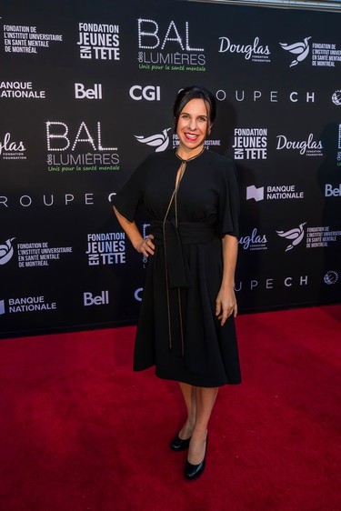 MOMENT WITH THE MAYOR! Valérie Plante pauses for a pic on her way into the recent Bal des lumières at the Bell Centre, bringing much-needed attention to the urgency mental health issues and providing as many good resources as possible to those in need.