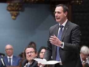 A study by the Institut de recherche et d’informations socio-économiques suggests the plan to eliminate most Quebec school boards is simply a move to centralize powers to Education Minister Jean-François Roberge.