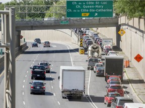 Northbound Highway 15 lanes will be closed on Sunday, Dec. 8, 2019, between Exit 58 (Highway 10) and the Turcot Interchange, while Highway 15 south will be closed beginning at the Turcot Interchange until Highway 10.