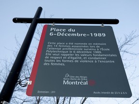 The sign in the park now recognizes the École Polytechnique shooting as an "anti-feminist attack."