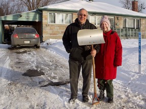 Bill Migicovsky and his wife, Esty Feldman, were among the customers who were left in the lurch by the snow-removal company Bo Pelouse when they declared bankruptcy.