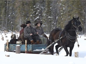 A scene from the film Maria Chapdelaine, currently shooting in the Lac-St-Jean region. Because shooting is taking place outside, it will continue production until the end of the week as planned, with extra precautions to protect cast and crew.