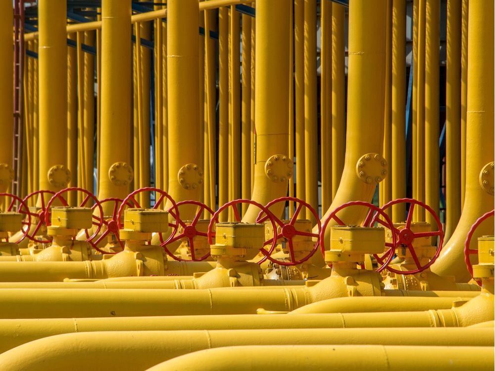 Montreal gas prices continue to plummet due to global oil crisis