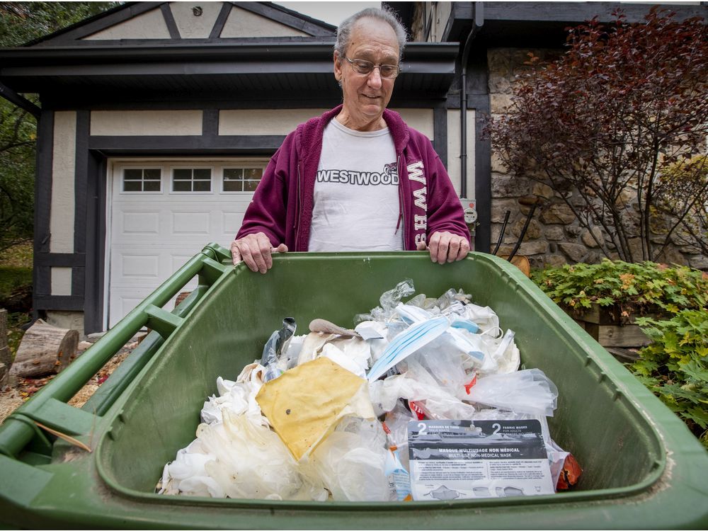 Former teacher recycling junkie with no trash for 18 months