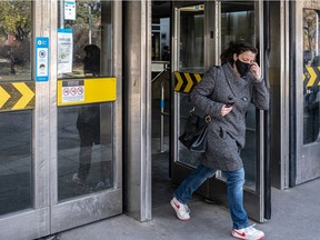 Montrealers wearing masks due to the COVID-19 pandemic in town on Thursday November 5, 2020.