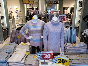 Le Chateau store is selling heavily discounted merchandise at the Quartier Dix30 mall in Brossard on Tuesday November 24, 2020.