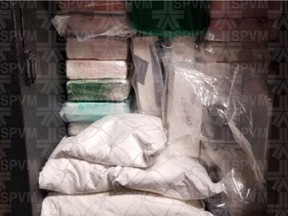 Montreal police made major drug seizures on Friday, March 26, 2021, in Côte-St-Luc, Lachine and Pierrefonds-Roxboro. About 50 kilograms of cocaine and 49 kg of crystal meth were seized.