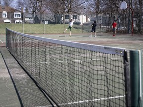 Kirkland has opened its tennis courts, including the one at Canvin Park. In order to limit the spread of the coronavirus, tennis court users must respect certain guidelines, such as single play only.