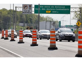 Traffic is restricted due to the lane closures on the Île-aux-Tourtes bridge on Tuesday.
