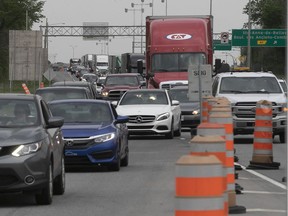 Cars were being diverted from the Île-aux-Tourtes Bridge onto Senneville Rd. after the span was closed.