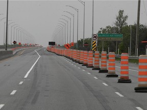 When it's open, about 87,000 vehicles cross the Île-aux-Tortes Bridge daily, about 12 per cent of them trucks and other heavy vehicles.