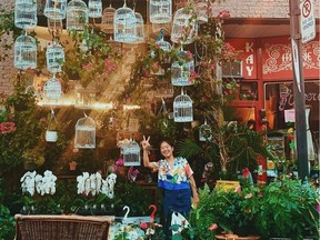 popular Mile End flower shop Dragon Flowers.