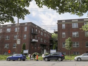 Low-rise apartment buildings on Côre-St-Luc Rd. in Hampstead: If 10-storey buildings were allowed, "the new buildings would make for a much more attractive streetscape on Côte-St-Luc Rd.," Hampstead Mayor Bill Steinberg writes.