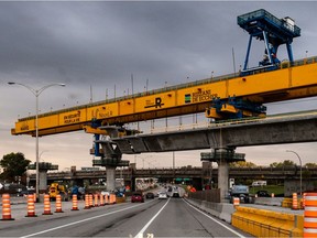 Work on the REM overpass will force the closure of Highway 40 at the overpass for Henri-Bourassa and Hymus Blvds. Saturday night.