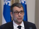 Der Vorsitzende der Konservativen Partei von Quebec, Eric Duhaime, spricht auf einer Pressekonferenz am Freitag, den 18. Juni 2021 in der Legislative in Quebec City. 