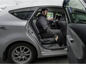 The STM has launched a pilot project testing a new mobile application that lets users book a shared taxi-bus ride faster than ever in Senneville and Ste-Anne-de-Bellevue.