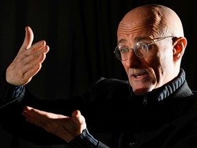 Italian surgeon Sergio Canavero has said he plans to carry out a human head transplant, probably in China.