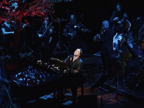 Rufus Wainwright performing with Amsterdam Sinfonietta.
