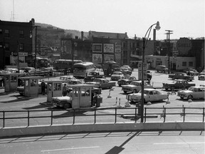 Also in 1958: Toll booths at the entrance to Jacques-Cartier Bridge.