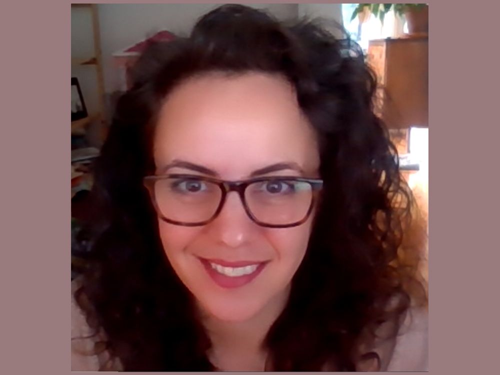  set a timer to remind yourself to take a one-minute break from time to time, says anna weinberg, an associate professor in mcgill’s psychology department.