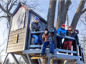 A petition is backing Peter Ducree over a treehouse he built in Pointe-Claire last year. City officials say the treehouse must come down because it is located on public property.