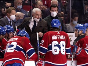 Montreal Canadiens head coach Dominique Ducharme speaks to the team during game against the Tampa Bay Lightning in Montreal, on Dec. 7, 2021.