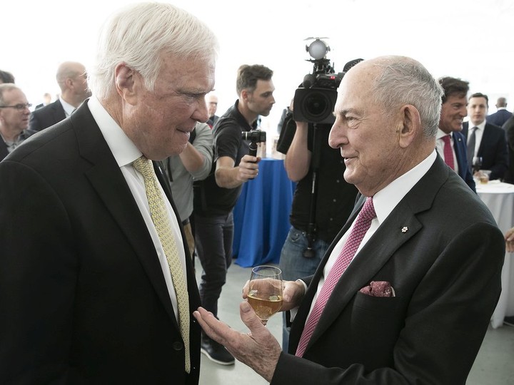  Dave Van Horne, left, with Charles Bronfman, before a news conference commemorating the 50th anniversary of Expos on May 21, 2019.