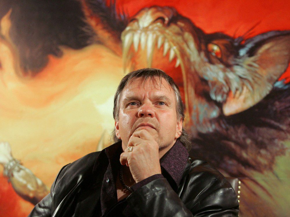 U.S. rock and roll singer Meat Loaf attends a news conference promoting his latest album "Bat Out of Hell III: The Monster Is Loose" in Hong Kong September 4, 2006. The singer's death was announced on Thursday.