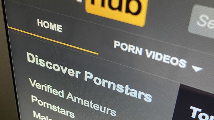 Credit-card companies still processing Pornhub advertising buys