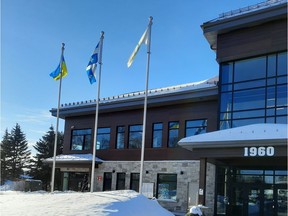 St-Lazare raised the Ukrainian flag (left) in front of its municipal buildings in solidarity with all those affected by the war in Ukraine.