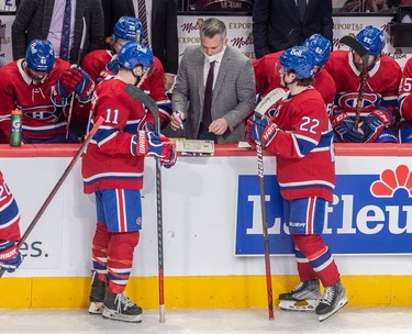 There were no last-minute heroics for Montreal Canadiens coach Martin St. Louis, discussing the play possibilities with Montreal Canadiens right wingers Brendan Gallagher (11) and Cole Caufield (22) during 3rd period NHL action at the Bell Centre in Montreal on Tuesday, March 15, 2022.