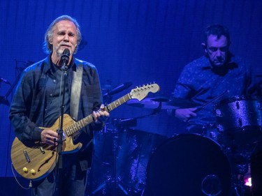 Jackson Browne in concert at the Bell Centre. James Taylor showered the people at the Bell Centre Thursday night with a collection
of his greatest hits and was joined on stage by Browne, to the delight
of fans.