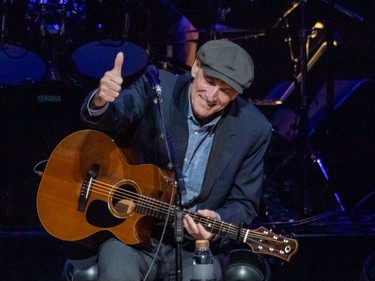 James Taylor showered the people at the Bell Centre Thursday night with a collection
of his greatest hits and was joined on stage by opener Jackson Browne to the delight
of fans.
