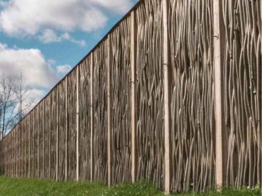 The MTQ proposes a noise barrier of woven willow ross along Highway 20 in Beaconsfield between Devon and Jasper roads. The project could cost up to $60 million.