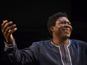 Étienne Minoungou's one-man show Traces gives voice and hope to the poor.