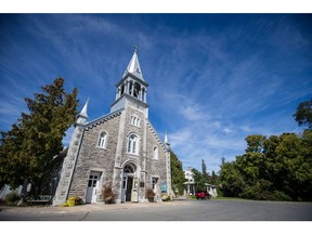 Sainte-Jeanne-de-Chantal church, located in Notre-Dame-de-l'Île-Perrot, will host a historical re-enactment of the arrival of the statue of Notre-Dame de la Garde.