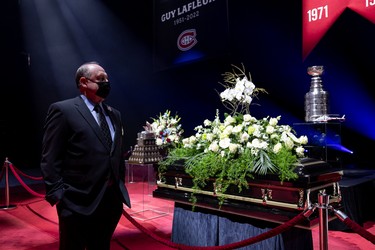 Former Montreal Canadiens Bob Gainey pays tribute to Guy Lafleur during his wake at Montreal's Bell Centre on May 1, 2022.