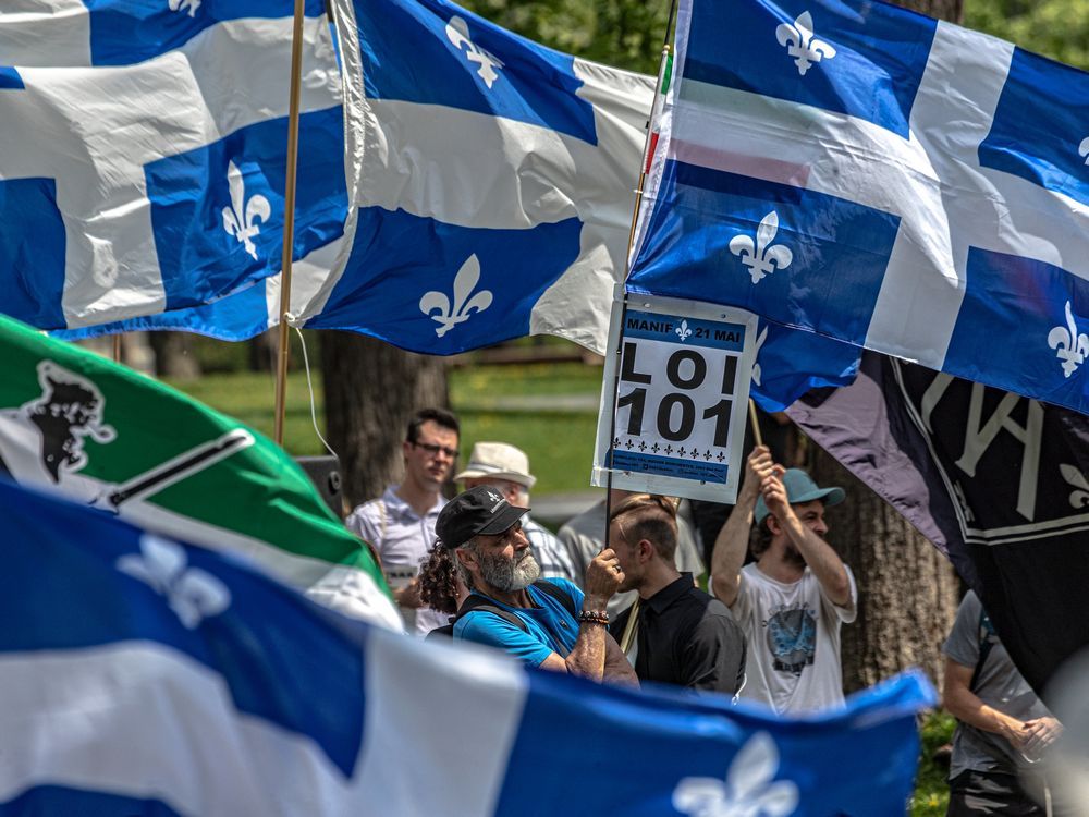A protest to support Bill 101 started at Dorchester Square in Montreal on Saturday, May 21, 2022, a group called Quebec 101, which denounces the "anglicization of Montreal."