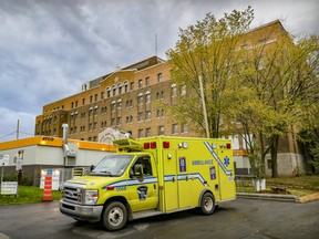 Ambulances are diverted from the Lachine Hospital emergency room beginning at 7:30 p.m. due to lack of staff.