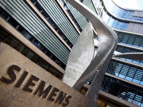 FILE PHOTO: The headquarters of Siemens AG is seen in Munich, Germany, December 18, 2019. REUTERS/Michael Dalder/File Photo ORG XMIT: FW1