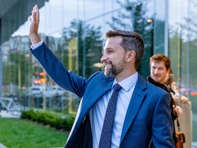 Québec solidaire leader Gabriel Nadeau-Dubois waves to supporters as he arrives for provincial leaders debate at Radio-Canada in Montreal Thursday September 22, 2022.