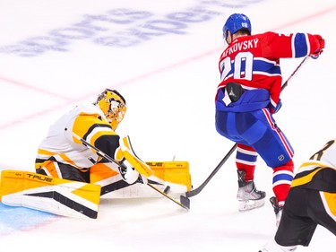 Canadiens' Juraj Slafkovsky can't jam the puck past Pittsburgh Penguins' Casey DeSmith during the third period at the Bell Centre in Montreal Monday Oct. 17, 2022.