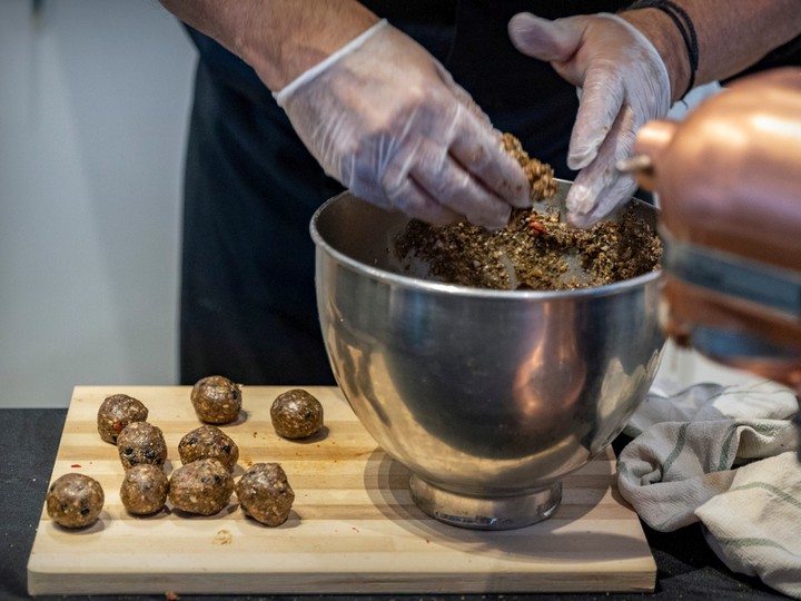  Whereas there are 15 or 20 varieties of animal protein, “with insects, there are thousands of varieties,” says chef Daniel Vézina. “Every day I discover new varieties and all kinds of flavours.”